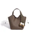Sac à main seau en cuir véritable, cabas décontracté minimaliste élégant avec pendentif fleur. - 17*17*20CM / Gris éléphant