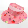 Roze kindersonnenhoed met aardbeiprint, open bovenkant, ademend mesh en brede zomerrand - Eén maat / Roze