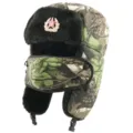 Winter Camouflage Ushanka Mütze mit Ohrenklappen, winddichte warme russische Mütze - Einheitsgröße / Grünes Blatt + Sowjetisches Abzeichen