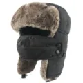 Schwarze Winter Ushanka Bombermütze mit Plüsch Kunstfell Ohrenklappen und winddichter Maske. - Einheitsgröße / Schwarz