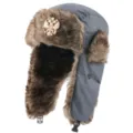 Werme winter ushanka muts met nepbont oorkleppen en embleem voor koude buitenactiviteiten. - Eén maat / Grijs + Tweekoppige Adelaar Badge