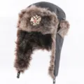 Sovjet Stijl Ushanka Hoed Winter Warme Bomber Hoed Nep Bont Oorklep Zwart Outdoor - Eén maat / Zwart + Tweekoppige Adelaar Badge