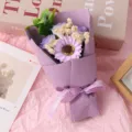 Bouquet di fiori di sapone viola con girasole artificiale e fiori secchi per regali romantici. - Girasole e 3 Rose Scatola Regalo / Altezza circa 18cm / viola lilla