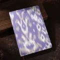 Quaderno in tessuto in stile etnico con motivo in seta Atlas, diario ideale per appunti. - Viola