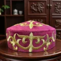 Tradizionale cappello da danza etnico kazako donna velluto porpora ricamo oro. - 55-56cm / Bordeaux con Ricamo Dorato