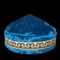 Cappello ricamato in velluto blu stile kazako copricapo etnico tradizionale con motivi oro. - 56-57cm / Blu
