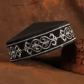 Berretto ricamato etnico in stile kazako da uomo copricapo tradizionale nero dettaglio - Circonferenza della Testa 55-56cm / Filo d'Argento