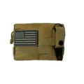 Détail de la pochette tactique MOLLE en nylon résistant avec écusson drapeau et mousqueton. - Avec Écusson Drapeau Américain & Porte-clés / Sable