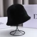 Cappello bobbina nero in pelliccia sintetica invernale caldo casual chic accessori dettagli - Taglia unica / Nero