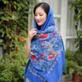 Sciarpa blu in stile etnico cashmere ricamata scialle caldo con frange per donna inverno. - Blu Zaffiro