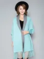 Mantella con maniche azzurra e grigia, elegante mantello in finto cashmere con frange. - Grigio Verde Chiaro