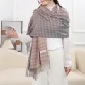 Sciarpa invernale calda con motivo pied-de-poule effetto cashmere da donna scialle con nappe - Rosa