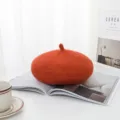 Berretto in lana arancione da donna, elegante cappello zucca invernale tinta unita. - Taglia unica / Arancione