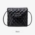Sac bandoulière matelassé noir classique pour femme avec élégante fermeture métallique. - Noir