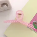 Pince à cheveux perle givrée rose, accessoire élégant finition mate au quotidien. - Rose