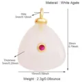 Witte agaat driehoekige hanger met gouden oog en rode steen, sieraden 20x15x5mm. - S797361K2-Rose (Witte Achaat)