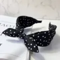 Cerchietto con fiocco a pois nero e bianco retrò minimalista, accessorio capelli largo. - pois neri