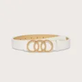Ceinture fine blanche pour femme avec élégante boucle dorée à anneaux perlés. - Blanc