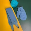 3-delige badset detail met exfoliërende rugscrubber, badhandschoen en mesh luffa spons - Blauwe 3-Delige Set