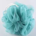 Hellblaue Netzduschschwamm mit weißer Aufhängeschlaufe, weicher Duschpuff für die tägliche Pflege. - 30.00g / Blau