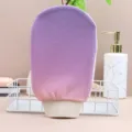 Peeling Duschhandschuh für sanfte Körperreinigung, Badeschwamm Handschuh in Lila Farbverlauf. - OPP-Verpackung / Farbverlauf Lila