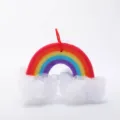 Regenbogen Badeschwamm mit weißen Netz-Wolken und rotem Aufhängeband für süße Dusche. - Regenbogen