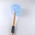 Cepillo de ducha con mango largo, esponja azul y empuñadura de madera antideslizante para la espalda. - OPP / Púrpura Metálico