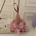 Rosa Eiskrem Badeschwamm aus Netzmaterial mit rotem Aufhaengeband und Stickerei fuer Dusche. - 45g / Rosa