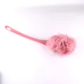 Cepillo de ducha rosa de mango largo con malla suave para limpiar la espalda fácilmente en la ducha. - 42*10CM / Rosa