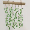 Perles de cristal vert suspendues attrape-soleil carillon éolien branche de bois décoration - Feuilles de Bois Court Fini / 25x15cm
