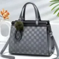 Borsa a mano grigia a quadri grande capacita borsa a tracolla da donna con ciondolo pompon soffice - Grigio