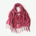 Écharpe à franges rose unie pour femmes, élégant châle en fil de bambou pour le voyage. - Rouge carmin