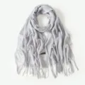 Écharpe grise en fil flammé à franges, châle de protection solaire tendance pour femme en voyage. - Gris clair