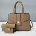 Set di 3 eleganti borse a mano da donna con motivo coccodrillo e portafoglio abbinato. - Rosa