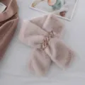 Sciarpa in pelliccia sintetica peluche catena incrociata rosa beige, scaldacollo caldo. - colore tè al latte