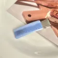 Detalle de pinza para el pelo de acetato azul claro, elegante accesorio lateral chic. - 5cm / Azul