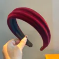 Diadema ancha de terciopelo burdeos para mujer, elegante accesorio de pelo diario. - Burdeos