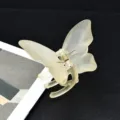 Pinza de pelo de mariposa de acrílico mate horquilla bonita para mujer peinado semirecogido - Albaricoque Lechoso