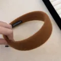 Serre-tête large en feutre de laine marron, accessoire de coiffure élégant et tendance pour femme. - Serre-tête Café