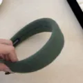 Serre-tête large en feutre de laine vert foncé, accessoire de coiffure élégant et chic. - Serre-tête Vert Olive
