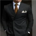 Elégant costume croise homme veste blazer formelle d'affaires avec cravate et pochette. - S / Haut et Bas / Gris foncé