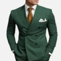 Vue détaillée d'un costume croisé vert foncé pour homme avec chemise blanche et cravate. - S / Haut et Bas / Vert foncé