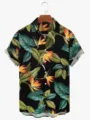 Detalle en primer plano del estampado tropical en la camisa hawaiana casual de manga corta. - S / Tops / Pájaro Tropical (OFSY-03551)
