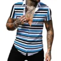 Camicia casual da uomo a maniche corte a righe rétro, design con revers, vista dettaglio stampa. - Taglia S / Righe Orizzontali Nero Blu Bianco Viola (CSDX-48)