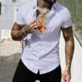 Vista detallada de la camisa estampada de manga corta para hombre, parte superior de verano. - S / Top (HIJ-D72) / Estampado de Textura Blanca