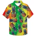 Nahaufnahme Detail des tropischen Ananas Sonnenbrille 3D Druck Sommer Kinder Kurzarmhemd. - Allover-Ananas-Print