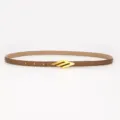 Ceinture fine élégante en cuir pour femme avec boucle métallique dorée, idéale pour jean. - Grain Croisé Caramel