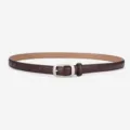 Minimalistische bruine lederen damesriem met zilverkleurige doorngesp, hoofdaanzicht. - koffiekleur / 105cm