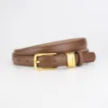 Ceinture en cuir marron pour femme avec boucle dorée, accessoire minimaliste élégant pour robes et jeans. - Couleur caramel