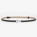 Fine ceinture en cuir noir pour femme avec une élégante boucle sphérique pour les robes. - 95cm / Noir Mat
